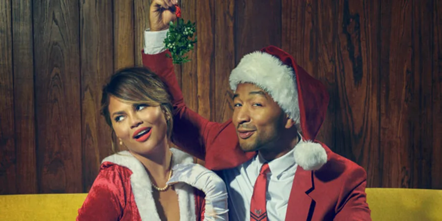 John Legend βγήκε για κάλαντα με τη γυναίκα του