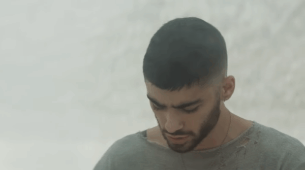 «Satisfaction»: κυκλοφόρησε το νέο βίντεο κλιπ του Zayn!