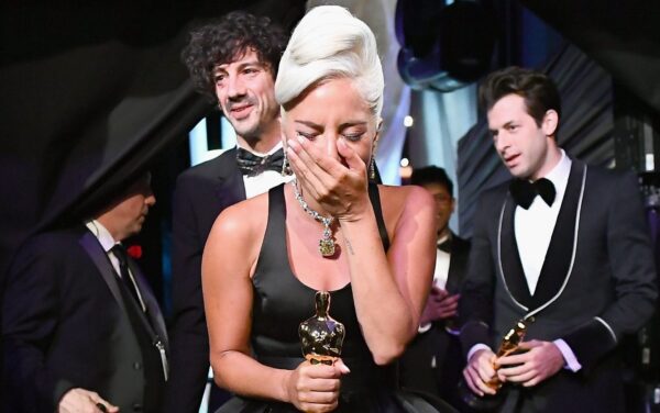 Το Shallow έγινε το πιο πολυβραβευμένο τραγούδι όλων των εποχών!
