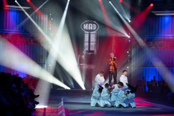 Δες τον FY και την Ηλιάνα Παπαγεωργίου στο Opening Act του MadWalk 2019 by Serkova Crystal Pure!
