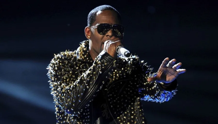 Ο R. Kelly δίνει συναυλία για 28 ολόκληρα δευτερόλεπτα!