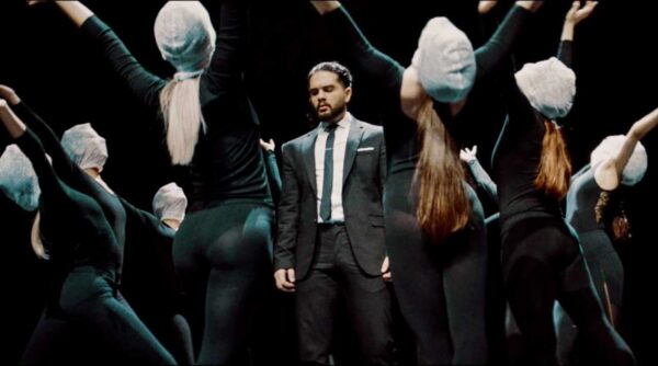 “Δεν έχω ιδέα”: Μόλις κυκλοφόρησε το νέο solo video clip του Χρήστου Μάστορα!