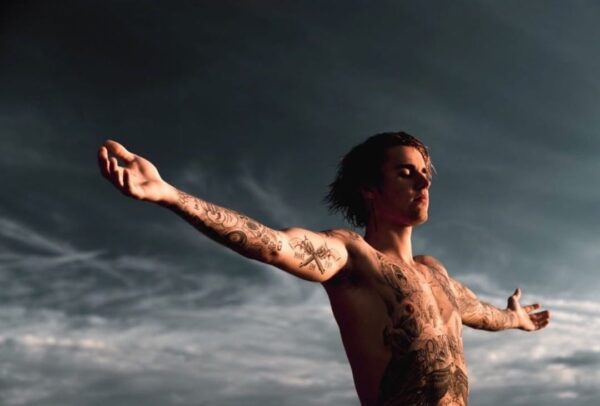 O Justin Bieber θα κυκλοφορήσει το δικό του… αποσμητικό!