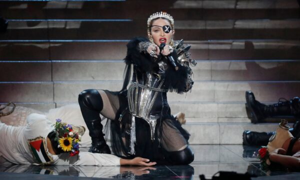 Ένα οπτικό υπερθέαμα παρουσίασε η Madonna στην Eurovision!