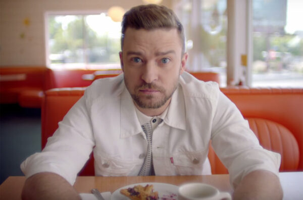O Justin Timberlake ξεπερνά για 1η φορά τις 1 δις προβολές στο YouTube!