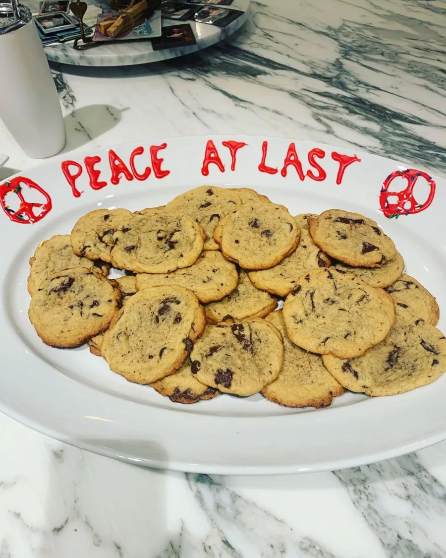 Taylor Swift έφτιαξε μπισκότα συμφιλίωσης για την Katy Perry