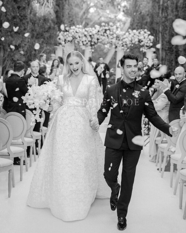 O Joe Jonas και η Sophie Turner παντρέυτηκαν… ξανά!