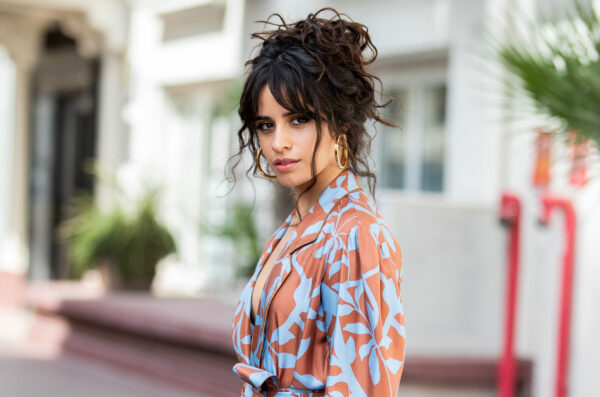 Η Camila Cabello αποκαλύπτει ότι δέχεται body shaming στο internet!