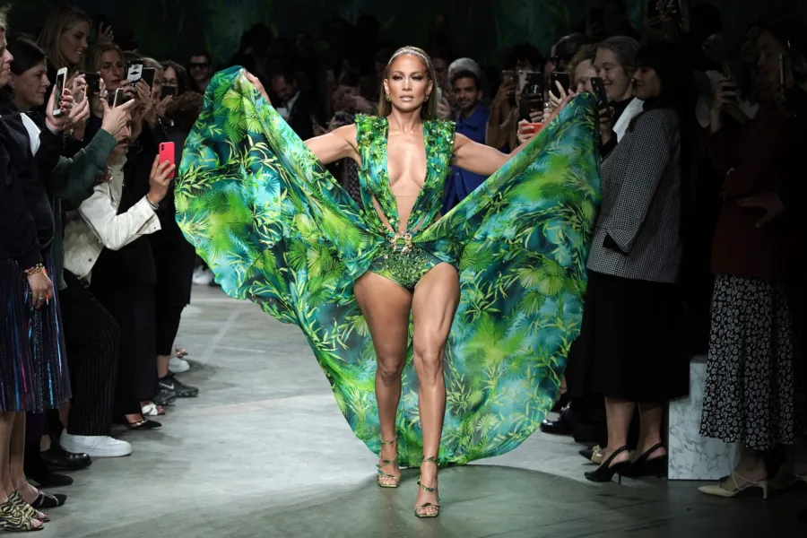 Google Versace Jennifer Lopez