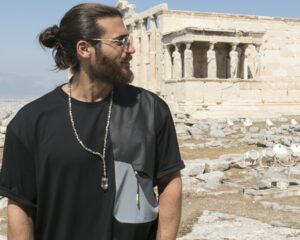 Ο Can Yaman στην Ακρόπολη