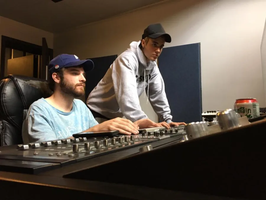 Ο Justin Bieber μπήκε ξανά στο studio ηχογράφησης για να ετοιμάσει το νέο του album,