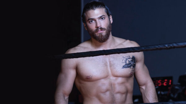 Can Yaman: O hot Τούρκος “φτερωτός θεός” στην Αθήνα