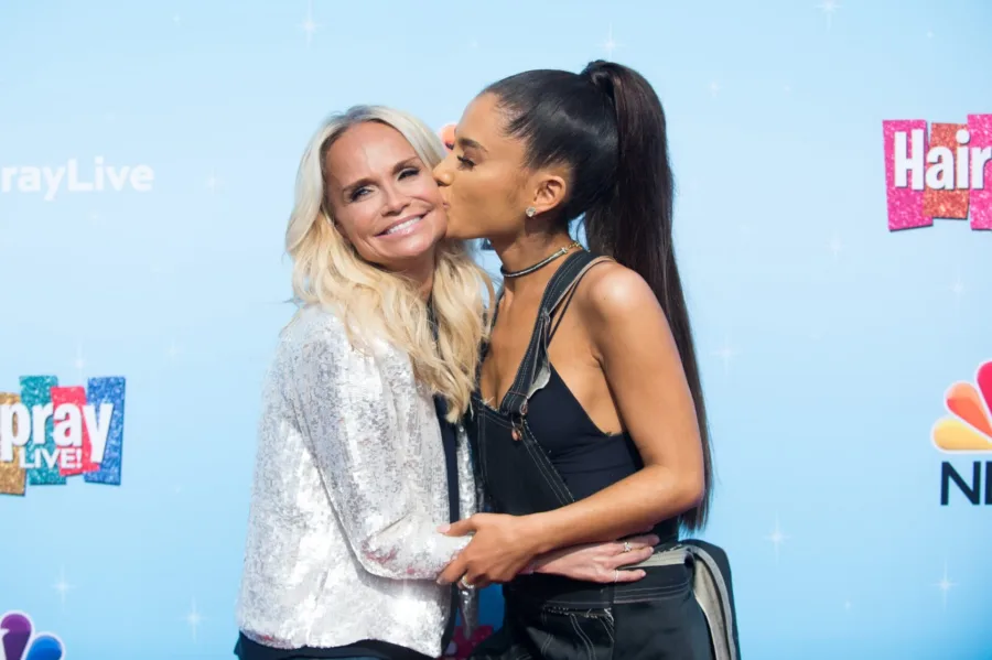 Ariana Grande Kristin Chenoweth