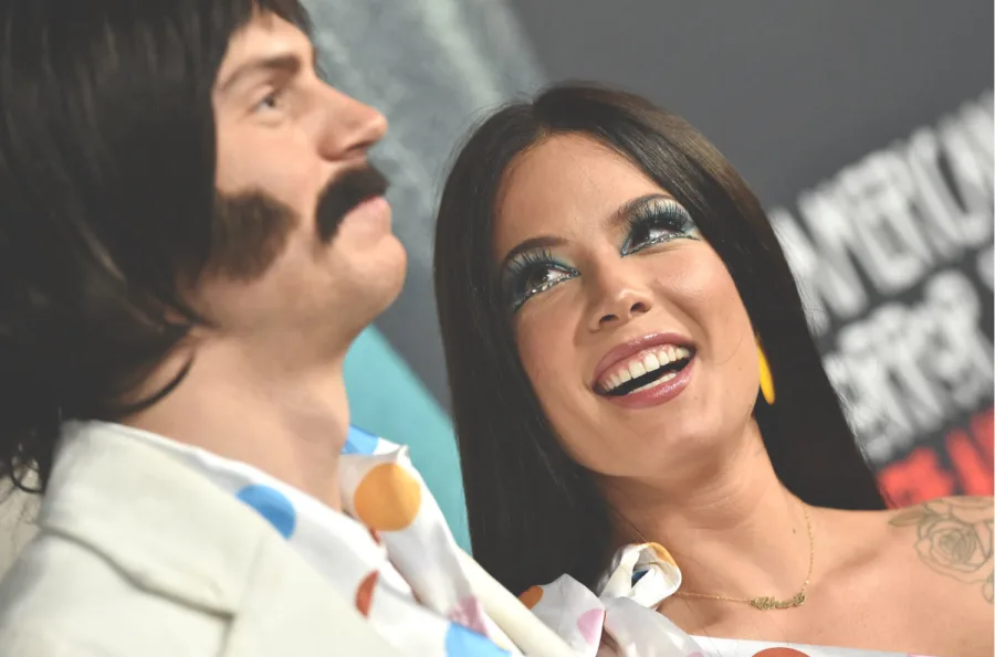 H Halsey και ο Evan Peters ντήθηκαν ως Cher & Sonny για το πάρτι του American Horror Story