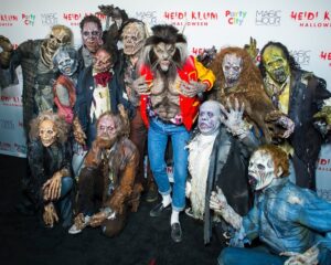 Η Heidi Klum και ο Tom Kaulitz με μεταμφιέσεις ζόμπι και λυκάνθρωπου σε πάρτι Halloween.