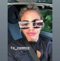 Η Konnie Metaxa με το Instagram φίλτρο του Αναστάσιου Ράμμου.