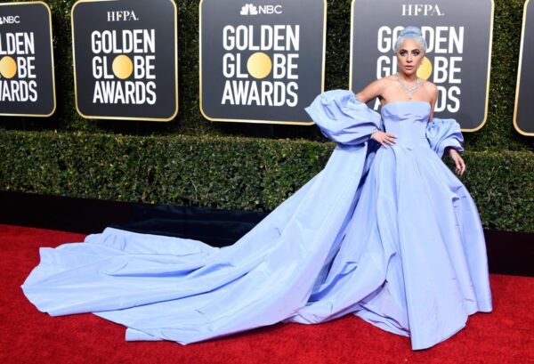 Μία καμαριέρα διεκδικεί το φόρεμα της Lady Gaga