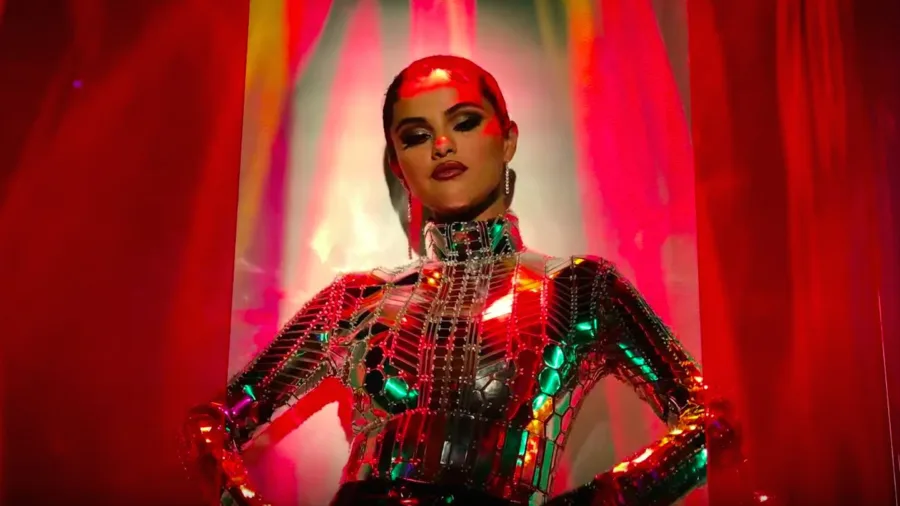 Selena Gomez κάνει την ανατροπή και κυκλοφορεί νέο single!