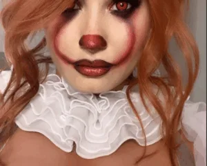 Η Demi Lovato με μακιγιάζ Pennywise για το Halloween.