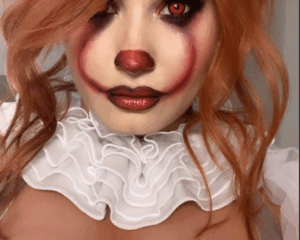 Η Demi Lovato με μακιγιάζ Pennywise για το Halloween.