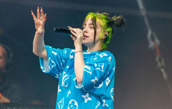 H Billie Eilish δίνει δωρεάν εισιτήρια για τις συναυλίες της περιοδείας της…
