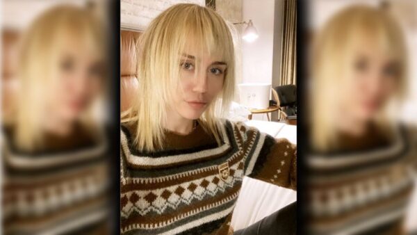 H Miley Cyrus μας δείχνει το καινούργιο της κούρεμα δια χειρός της μαμάς της