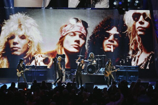 Και οι Guns N ‘Roses στο Super Bowl…
