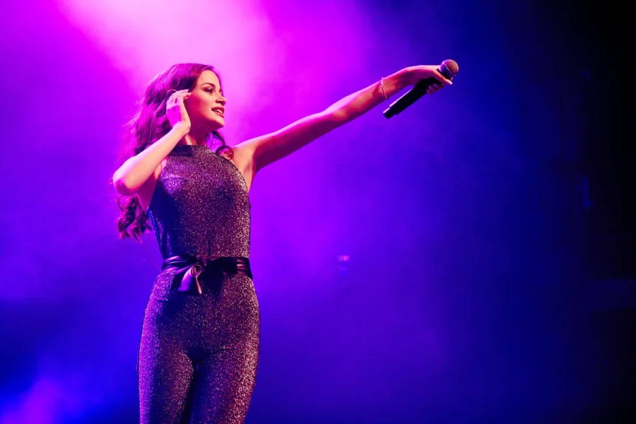 Η Stefania θα εκπροσωπήσει την Ελλάδα στο Rotterdam www.mad.gr