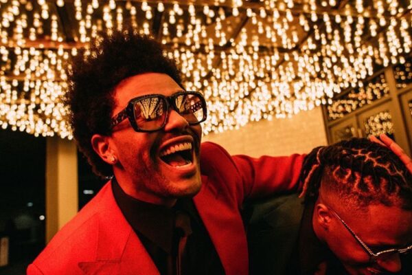 Διπλή επιτυχία στα Βρετανικά charts για τον The Weeknd