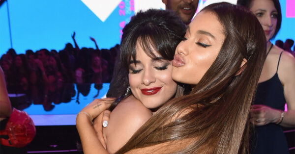 H Camila Cabello μιλάει για τη φιλία της με την Ariana Grande