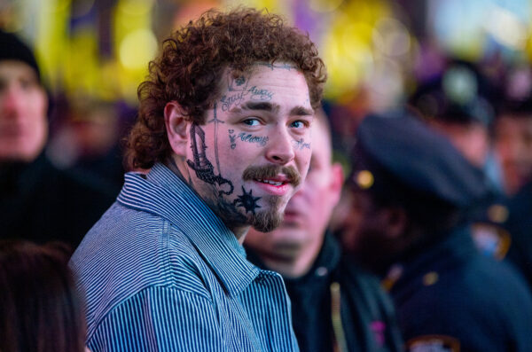 Ο Post Malone υποδέχεται το 2020 με φρέσκο μελάνι