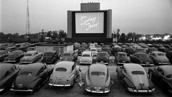 Drive-in Cinema: η ιδέα πίσω από την δημιουργία του, η ακμή του και η «ανηθικότητά» του!