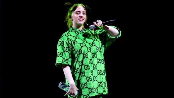 Η Billie Eilish αποκάλυψε για πρώτη φορά το σώμα της, αφήνοντας άφωνους τους θαυμαστές της!