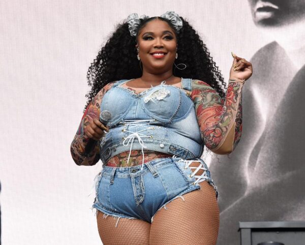 Live διαλογισμός στο Instagram από την Lizzo για την καταπολέμηση του φόβου για τον κορωνοϊό