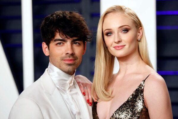 Η Sophie Turner αποκαλύπτει πως «μισούσε» τους Jonas Brothers πριν παντρευτεί τον Joe Jonas!