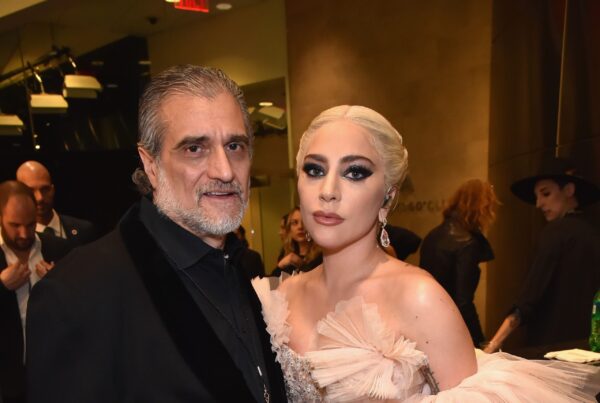 Ο πατέρας της Lady Gaga κατηγορείται ότι ζήτησε από το κοινό να του κάνει δωρεές για να πληρώσει τα έξοδά του!