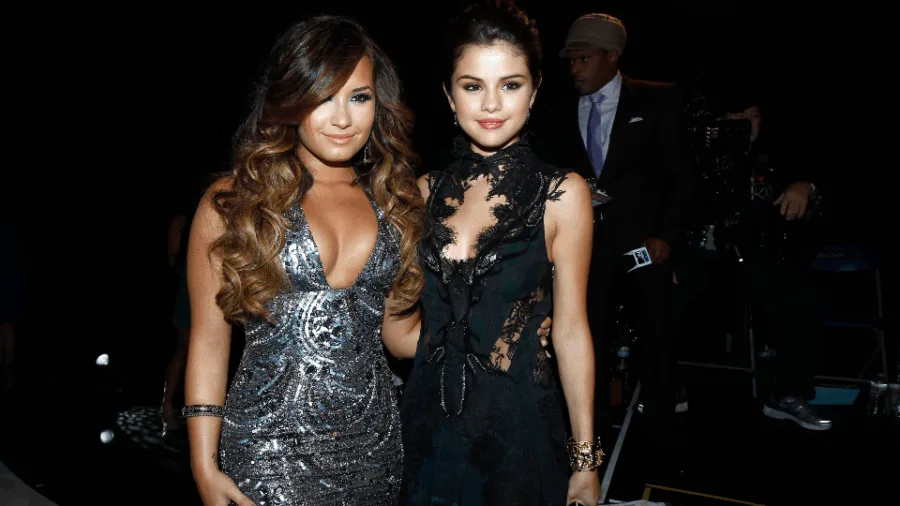 Η Demi Lovato δεν κάνει πια παρέα με τη Selena Gomez!
