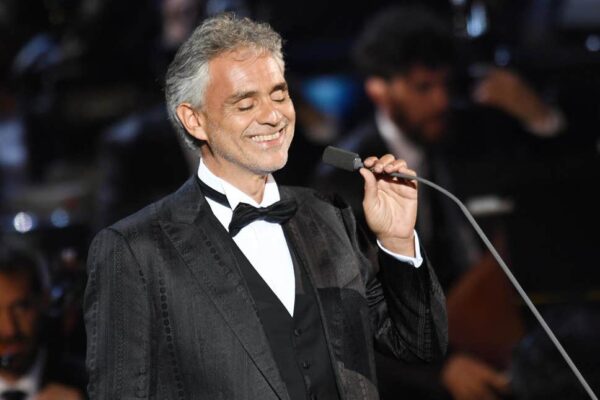 Ο Andrea Bocelli θα εμφανιστεί live από τον άδειο καθεδρικό ναό του Duomo την Κυριακή του Πάσχα!