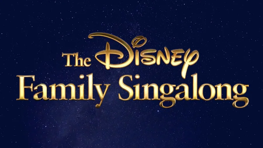 Ο τίτλος The Disney Family Singalong σε χρυσά γράμματα πάνω από ένα έναστρο νυχτερινό ουρανό.