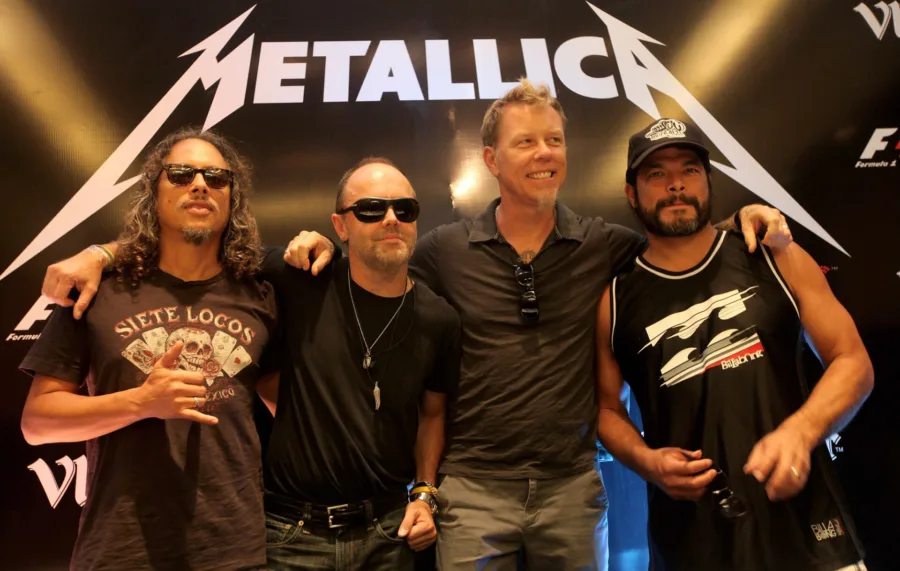 Οι Metallica λανσάρουν τον "Month of Giving"!