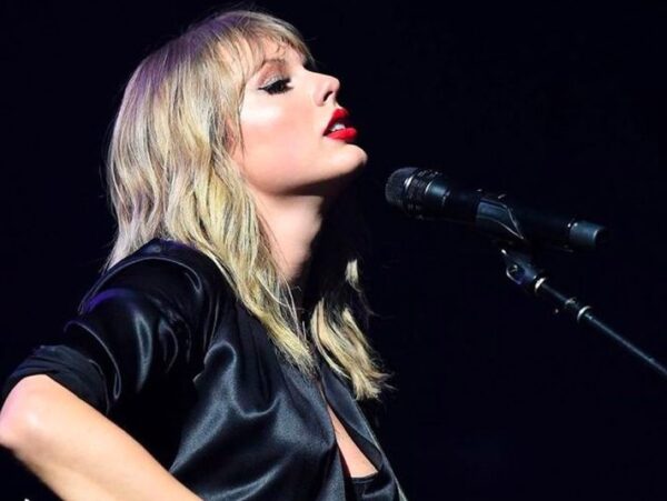 Η Taylor Swift κατέλαβε ολόκληρη την πρώτη δωδεκάδα του Billboard Hot 100