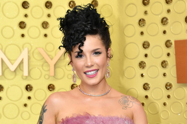 Η Halsey θα πρωταγωνιστήσει για πρώτη φορά σε νέα τηλεοπτική σειρά!