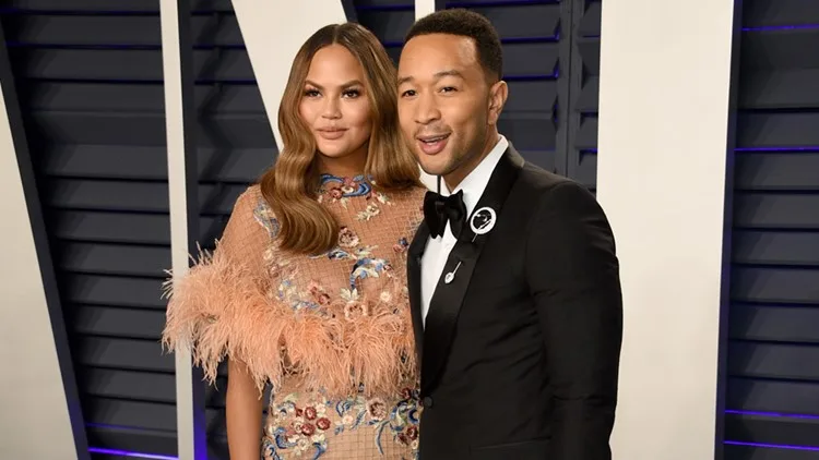 H σύζυγος του John Legend απέβαλε στην τρίτη της εγκυμοσύνη!