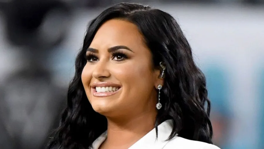 Η Demi Lovato και ο αδερφός της Billie Eilish συνεργάζονται για μια νέα πολιτική μπαλάντα!
