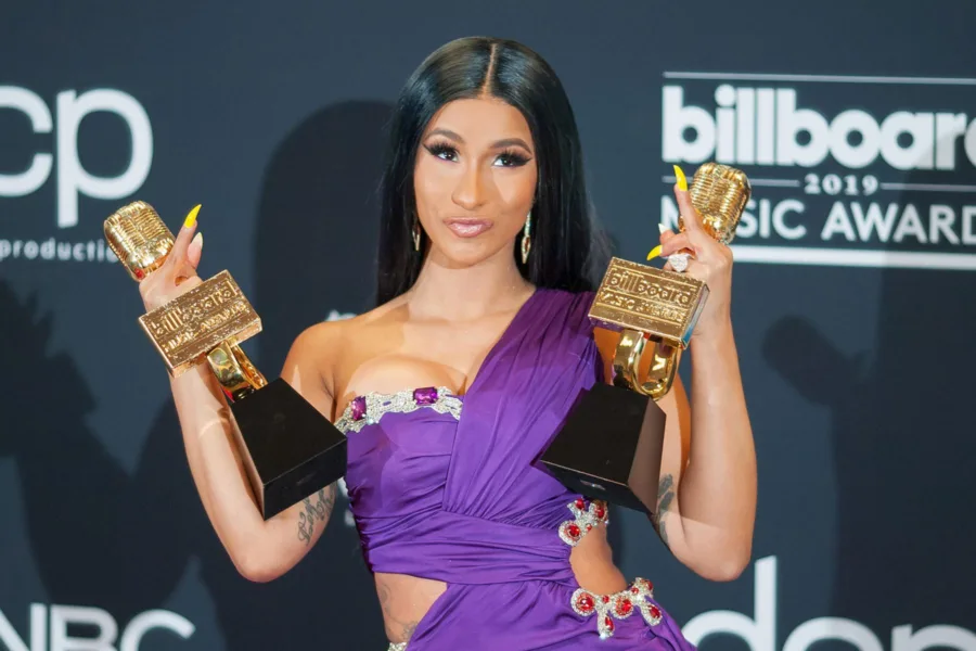 H Cardi B είναι η «Γυναίκα Της Χρονιάς»!