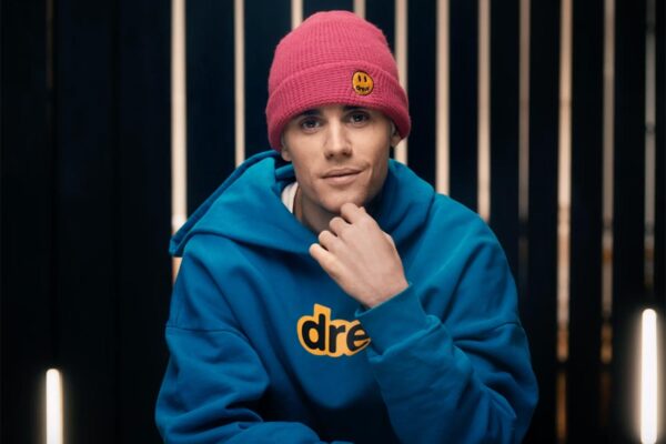 O Justin Bieber πιστεύει ότι η Google τον σαμποτάρει!