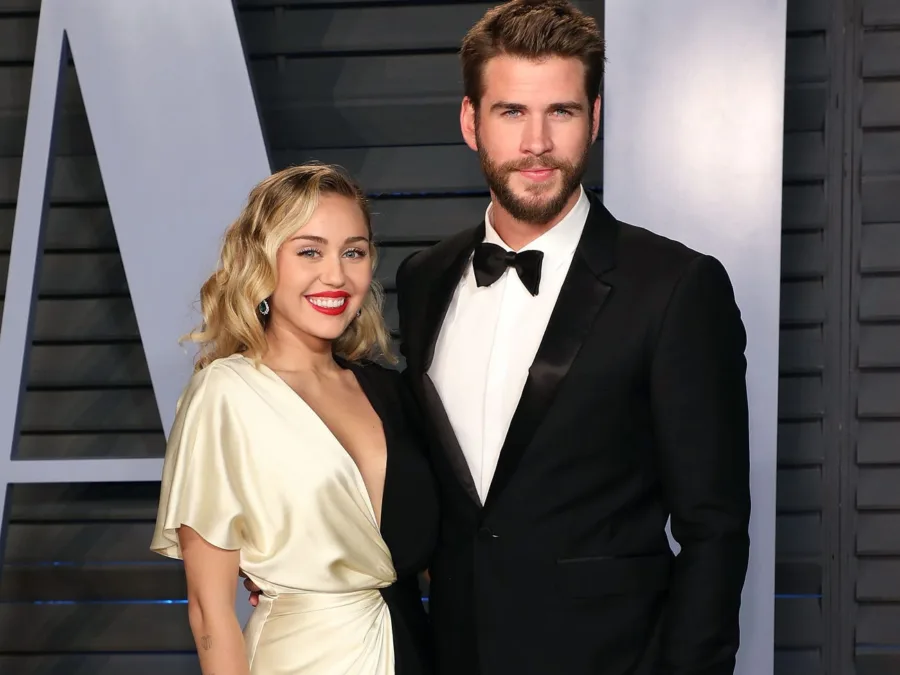 Miley Cyrus έχει αισθήματα πρώην Liam Hemsworth