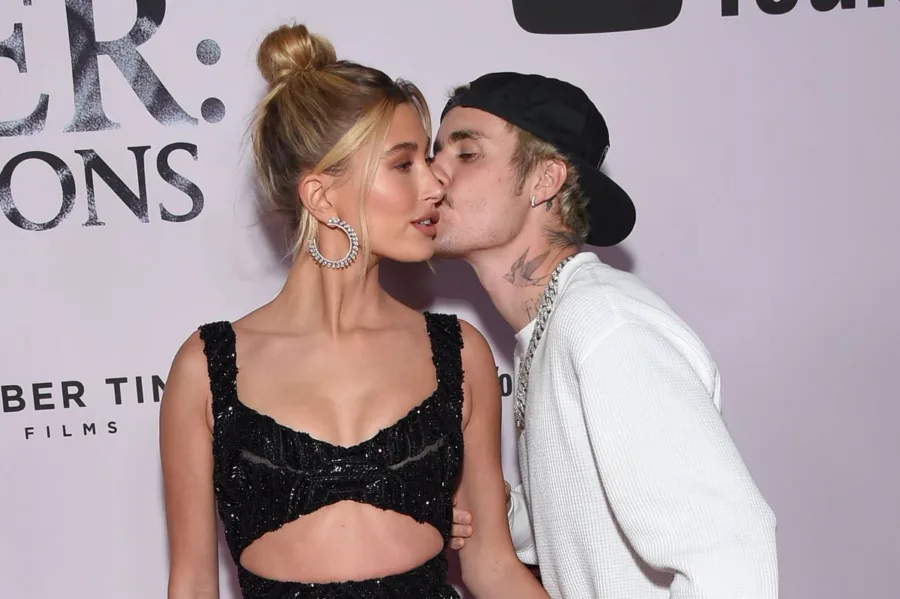 Justin Bieber περίμενε έγκριση