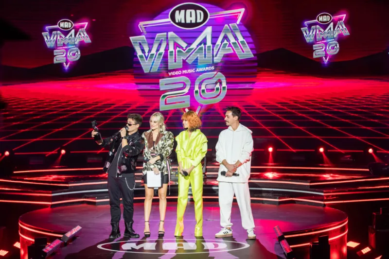 Τέσσερις καλλιτέχνες στη σκηνή των Mad Video Music Awards 2023.