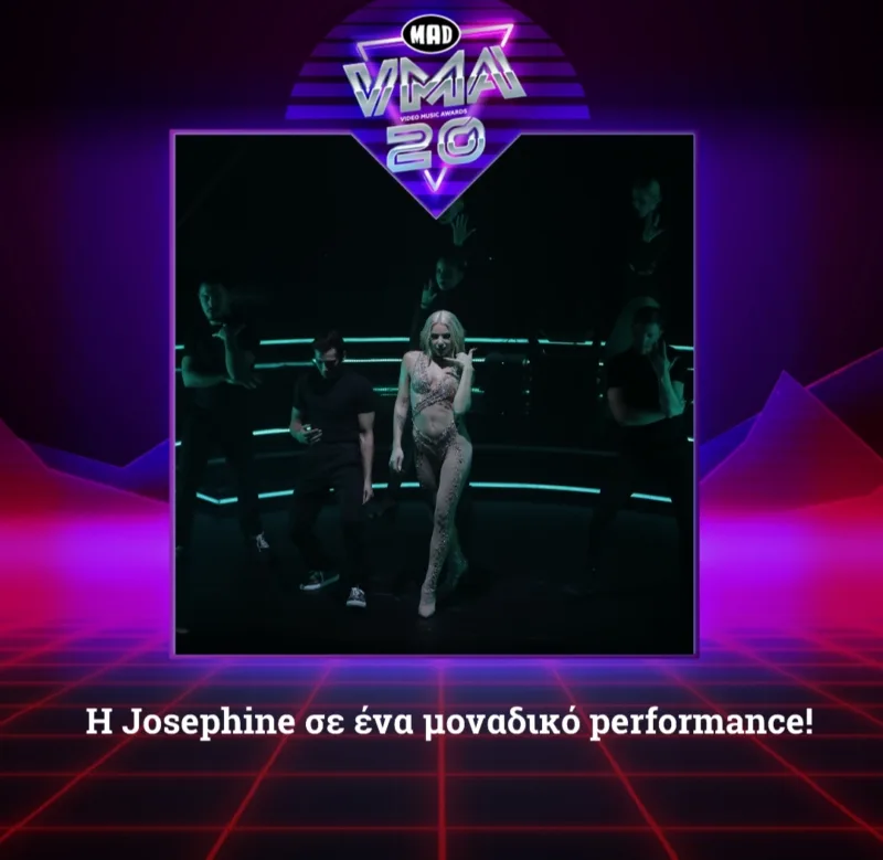Η Josephine στη σκηνή των Mad Video Music Awards 2020 με χορευτές.